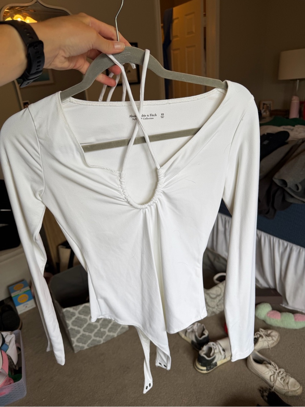 Abercrombie & Fitch White Long-Sleeve Ruched Keyhole Top